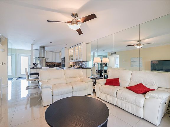 4th image of 4321 NW 16th Street #301-C