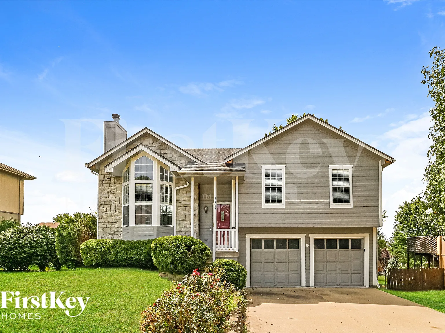 4 bed, 2.5 bath, 1754 sqft, $2,180 — Photo 1