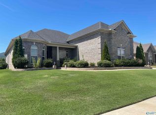 7122 Weeping Willow Dr, Owens Cross Roads, AL 35763