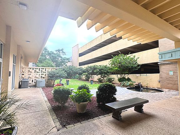 2nd image of 825 Bayshore Dr