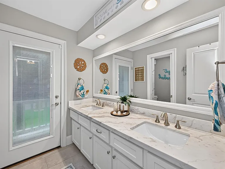 746 Stone Mountain Dr — Photo 29