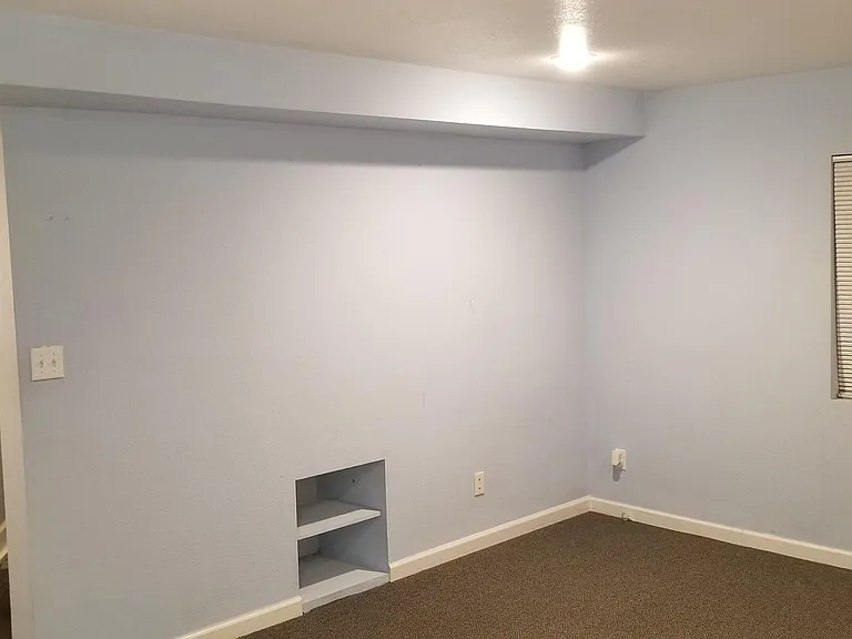 2566 S Halifax St — Photo 14