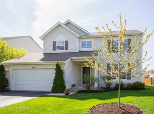 2352 Middlebury Dr, Aurora, IL 60503