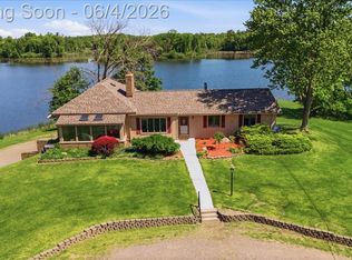725 Deerpath Ct, Ortonville, MI 48462