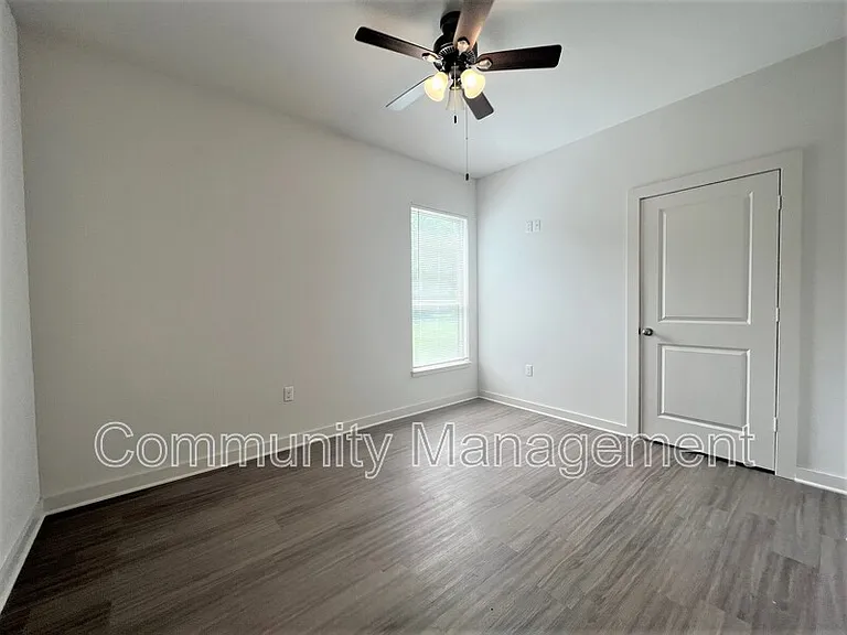 7677 River Ridge Dr — Photo 6