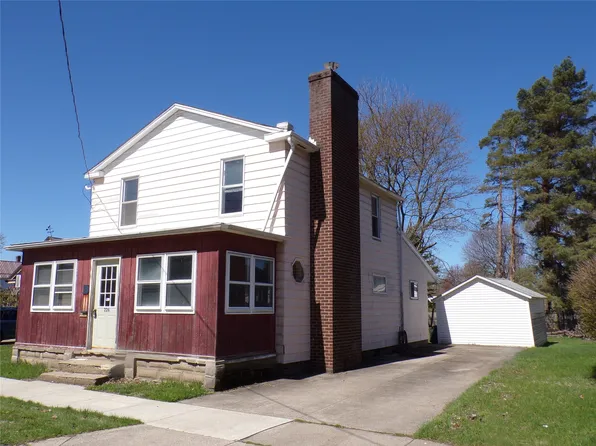 226 Liberty St, Girard, PA 16417