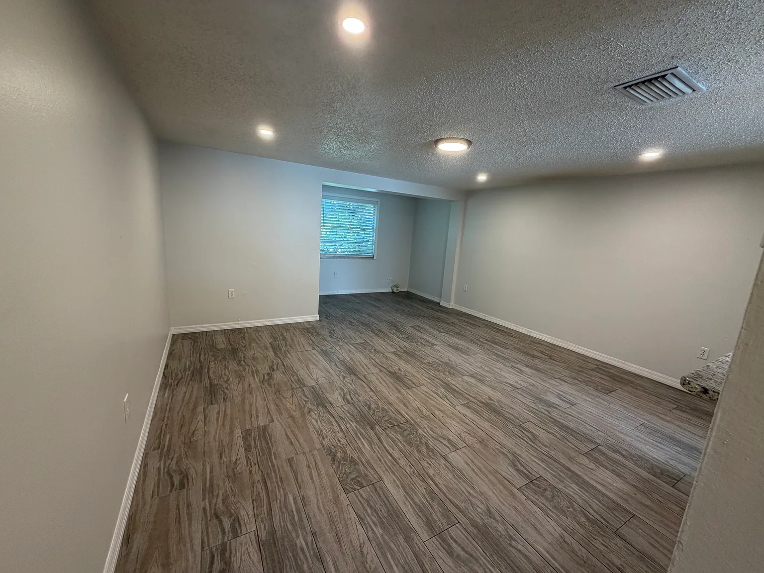 2 bed, 1032 sqft, $1,575 — Photo 4