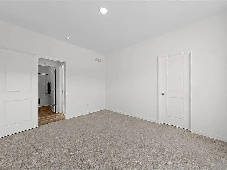 109 Sommerset Ct — Photo 26