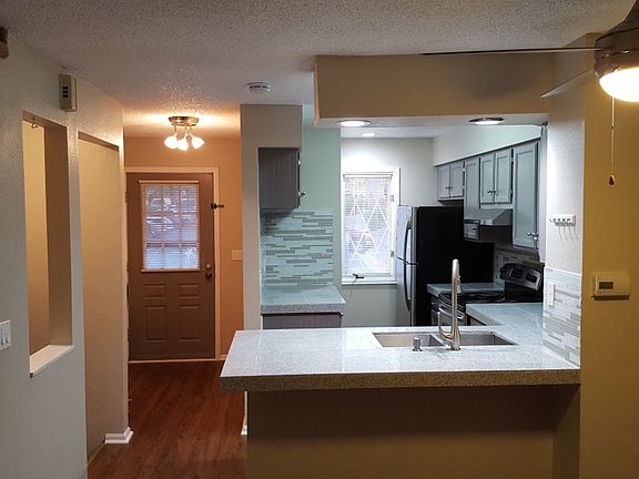 Kitchen with Entrance