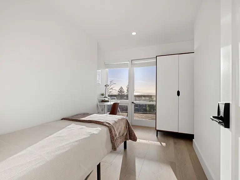 Single Bedroom Single Bedroom