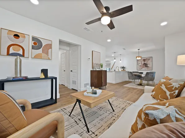 2926 Hillglenn Rd, Dallas, TX 75228