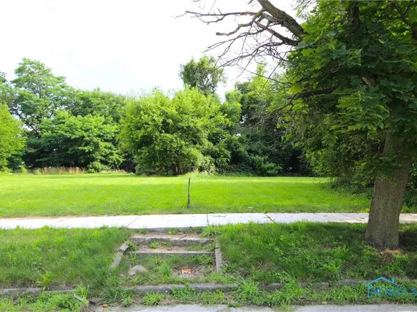 825 Avondale Ave, Toledo, OH 43607