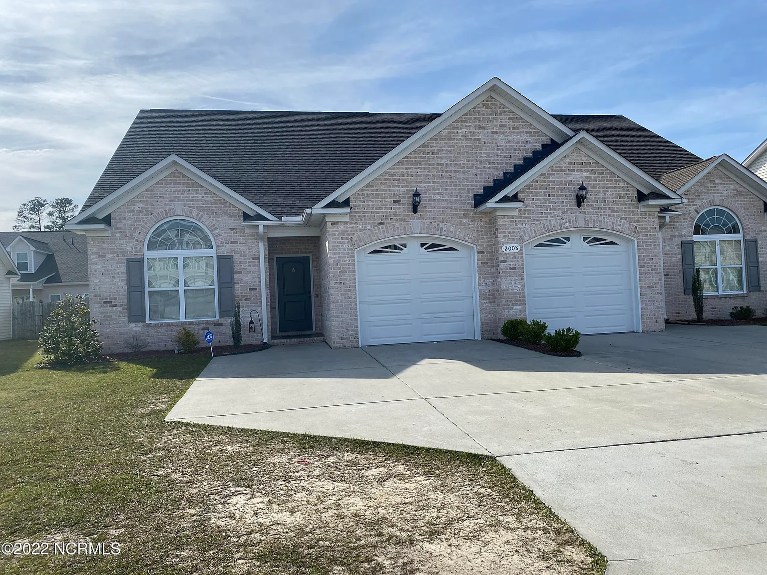 3 bed, 3.0 bath, 1923 sqft, $1,850 — Photo 1