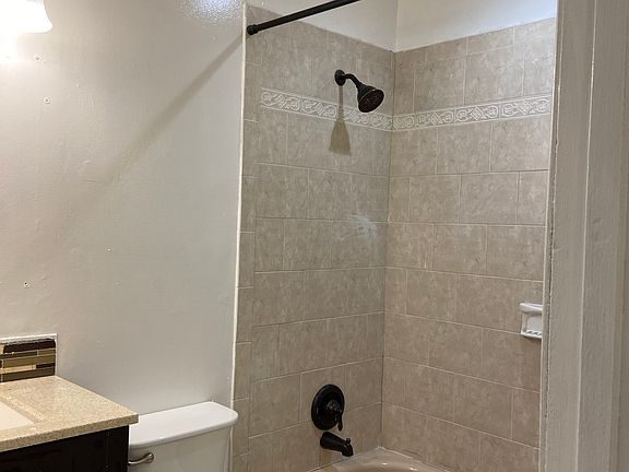 3rd image of 13907 Grove Ct
