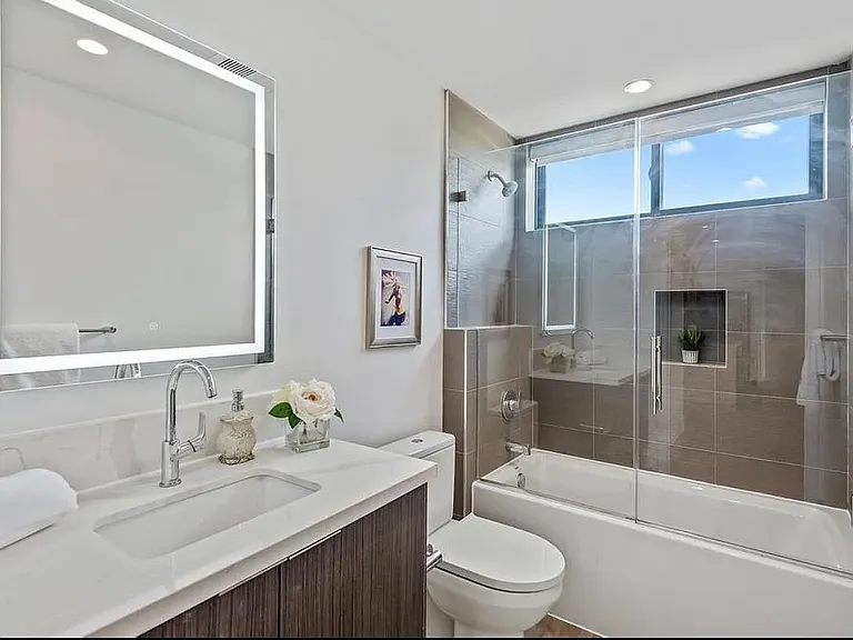 1906 Overland Ave #203 — Photo 2