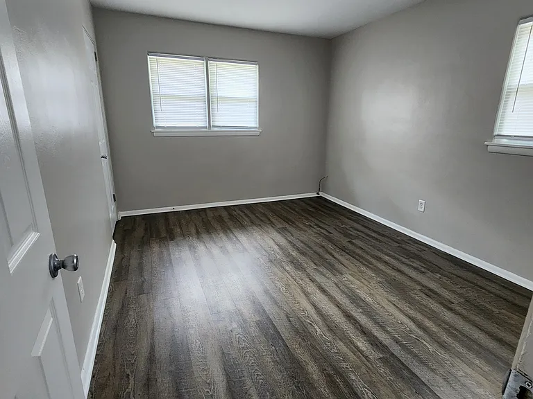 4653 Carolina St — Photo 11
