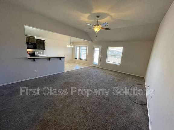 2nd image of 1112 Chestnut Creek Dr