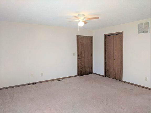 5th image of 921 Pius Ln #919-4