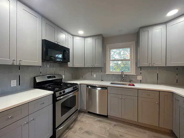 1198 Saw Mill River Rd #1 — Photo 1