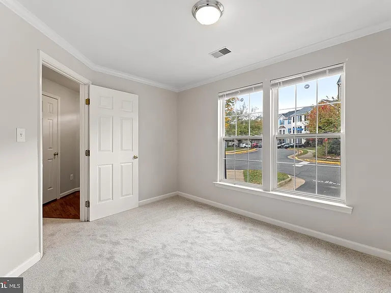 13700 Barksdale Dr — Photo 39