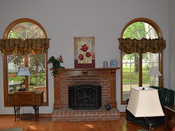 5th image of 31825 Bayview Dr