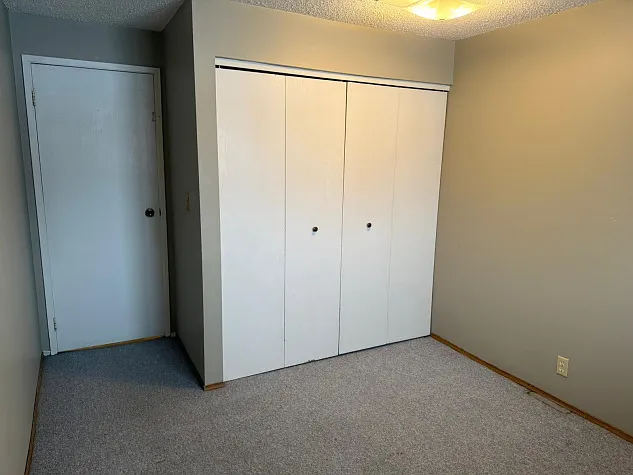 2 Bedroom Unit in Four Plex! Located in Olds! — Photo 2