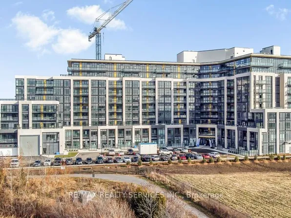 405 Dundas St W, Oakville, ON