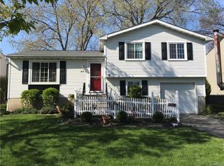 315 Peppertree Dr, Amherst, NY 14228