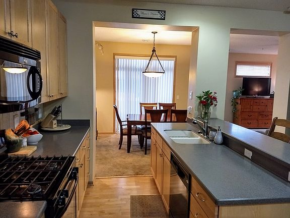 Large upgraded kitchen