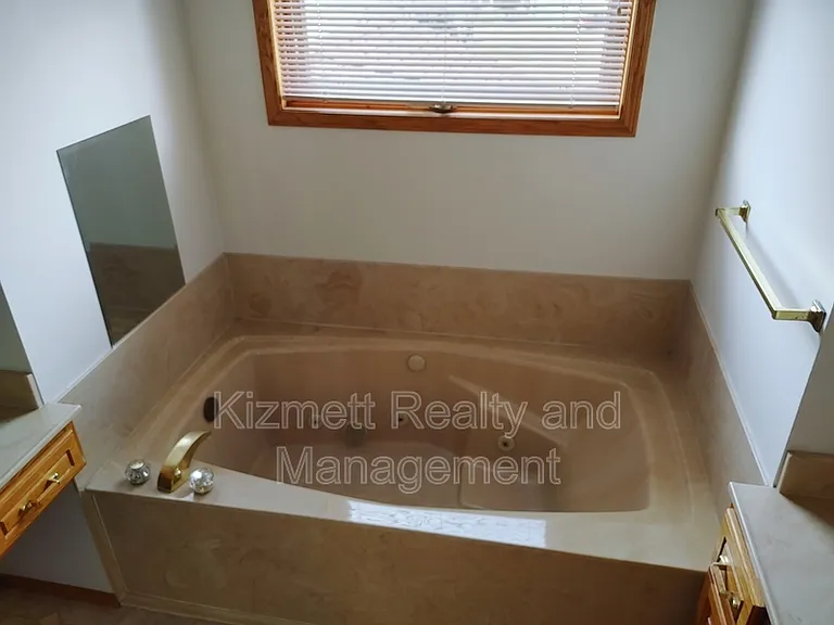 615 Forest Ln NW — Photo 11