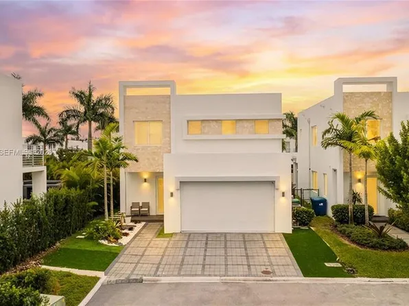 10366 NW 68th Ter, Doral, FL 33178