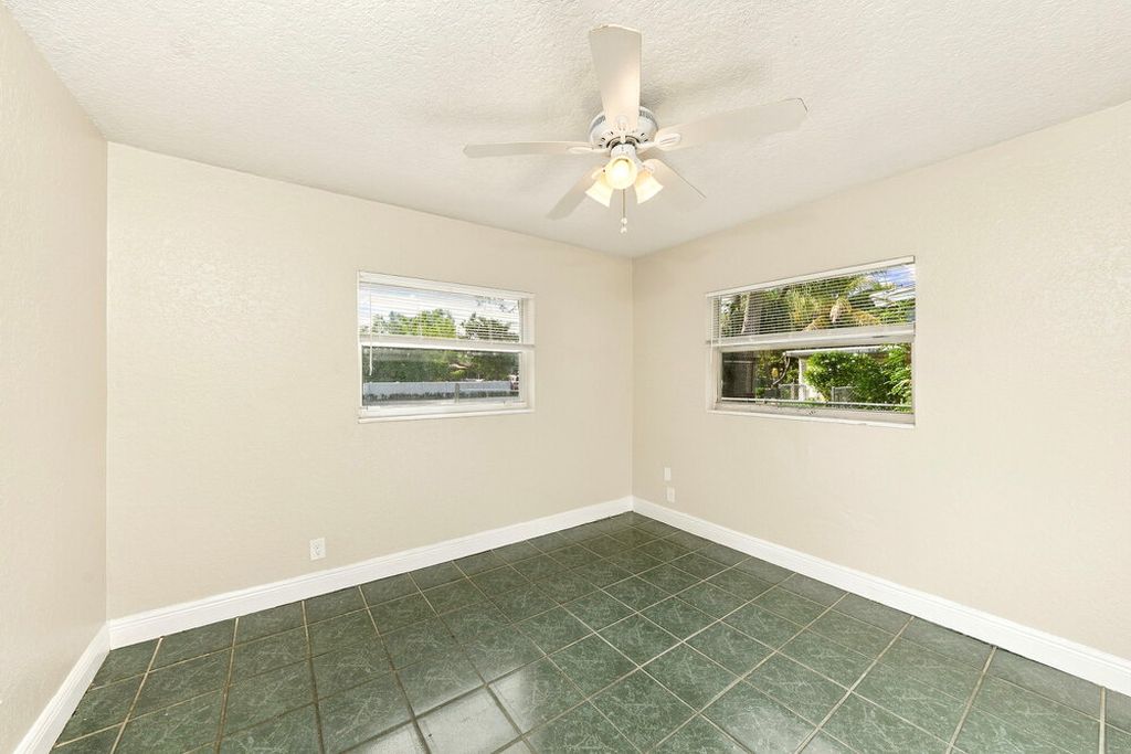 2170 NE 1st Ave, photo 6