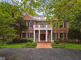 9620 Eagle Ridge Dr, Bethesda, MD 20817