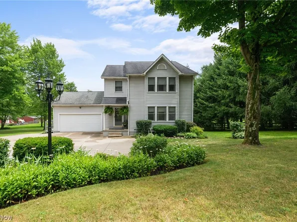 19025 Munn Rd, Chagrin Falls, OH 44023