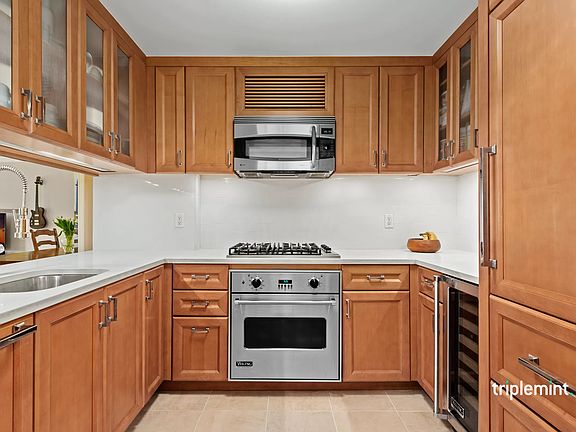 3rd image of 205 E 85th St APT 4J