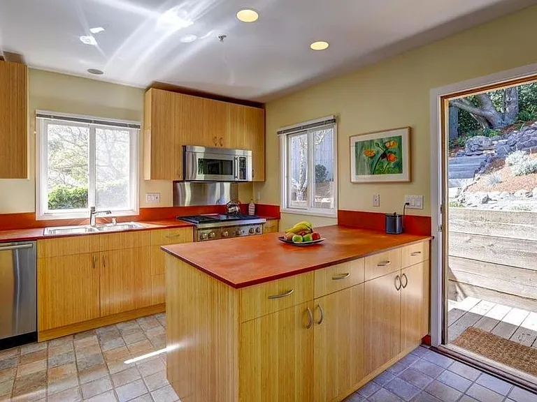 211 Woodward Ave #UPPER — Photo 5