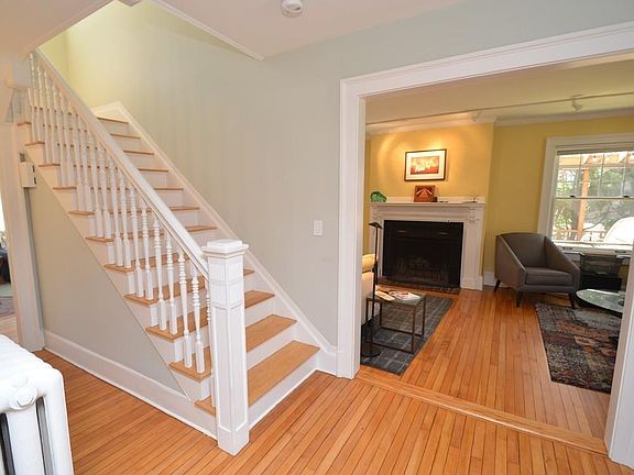 3rd image of 54 Snell St