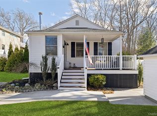 11 6th Street, Wading River, NY 11792