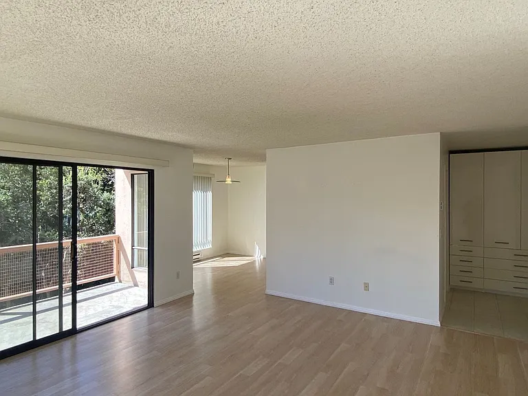 6 Admiral Dr #388 — Photo 10