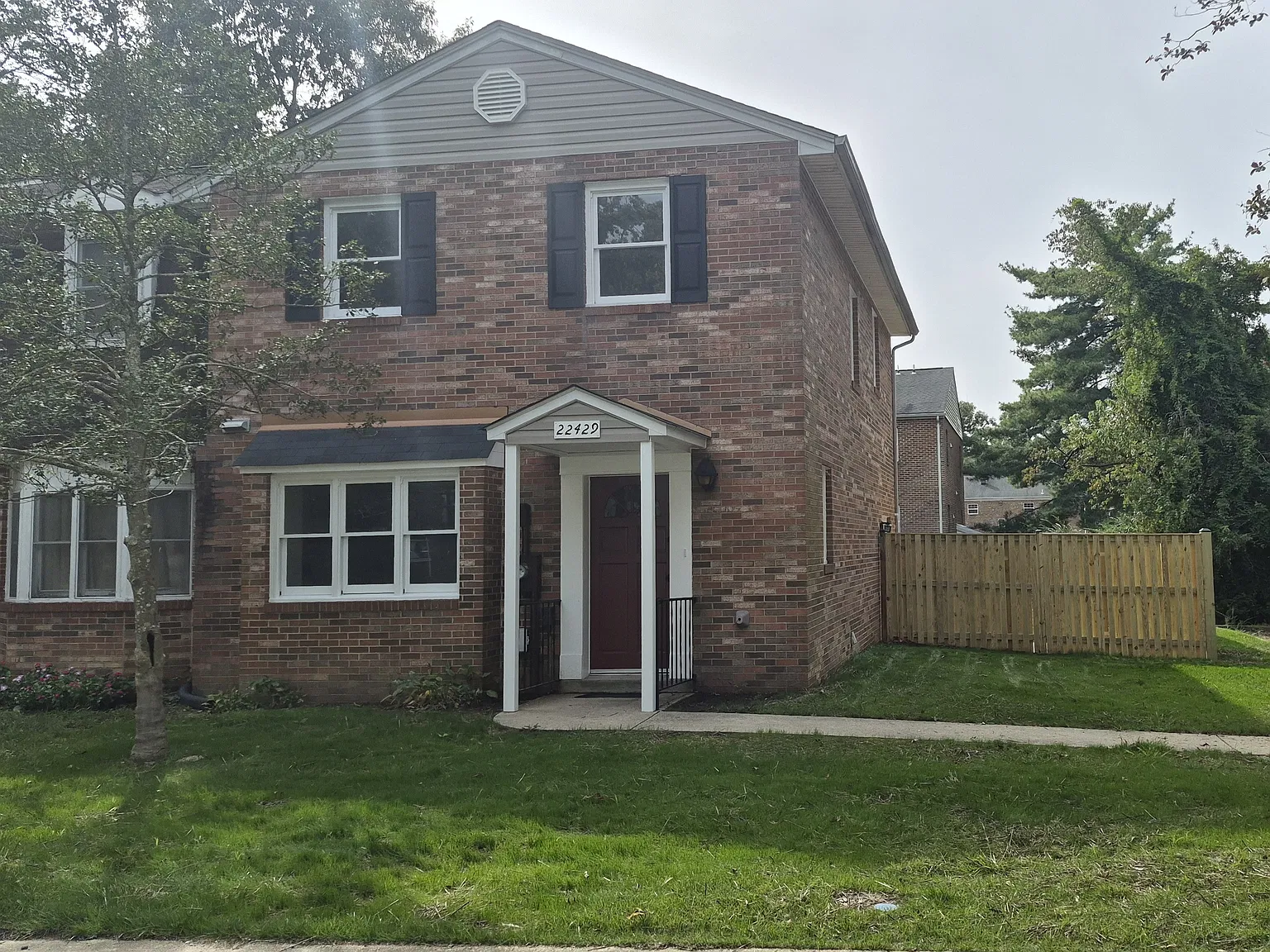 3 bed, 1408 sqft, $1,800 — Photo 1