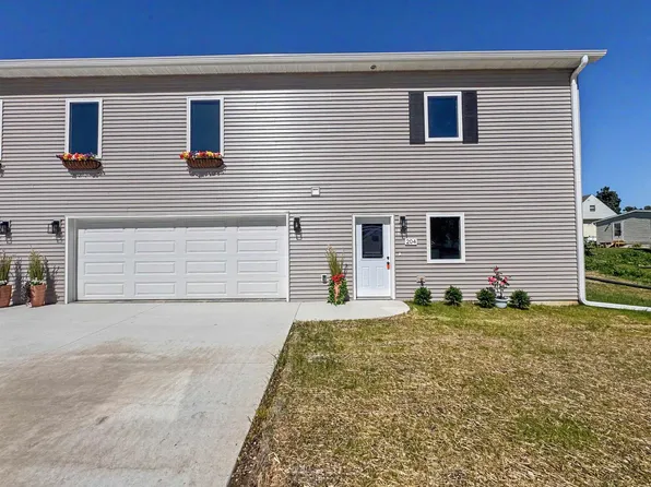 204 3rd St NW, Waukon, IA 52172