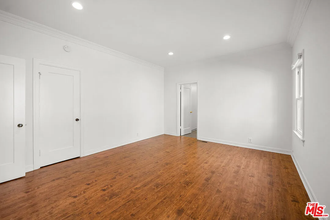 2 bed, 2.0 bath, 1725 sqft, $4,800 — Photo 3