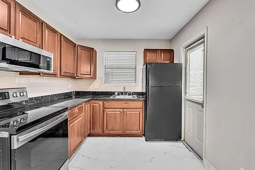626 SW 14th Ave #102 Photo 1