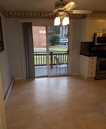 3rd image of 5 Revere Ct