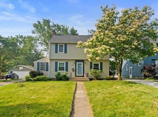 345 Derbyshire Rd, Waterloo, IA 50701