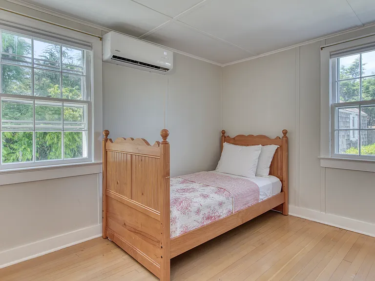 77 Gardiner Dr — Photo 10