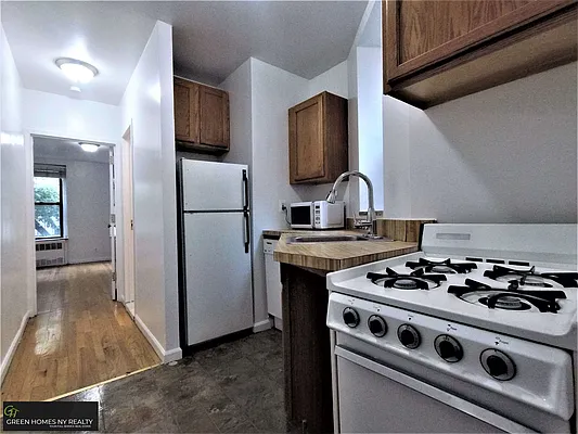 Rented by Green Home NY Realty LLC | media 13