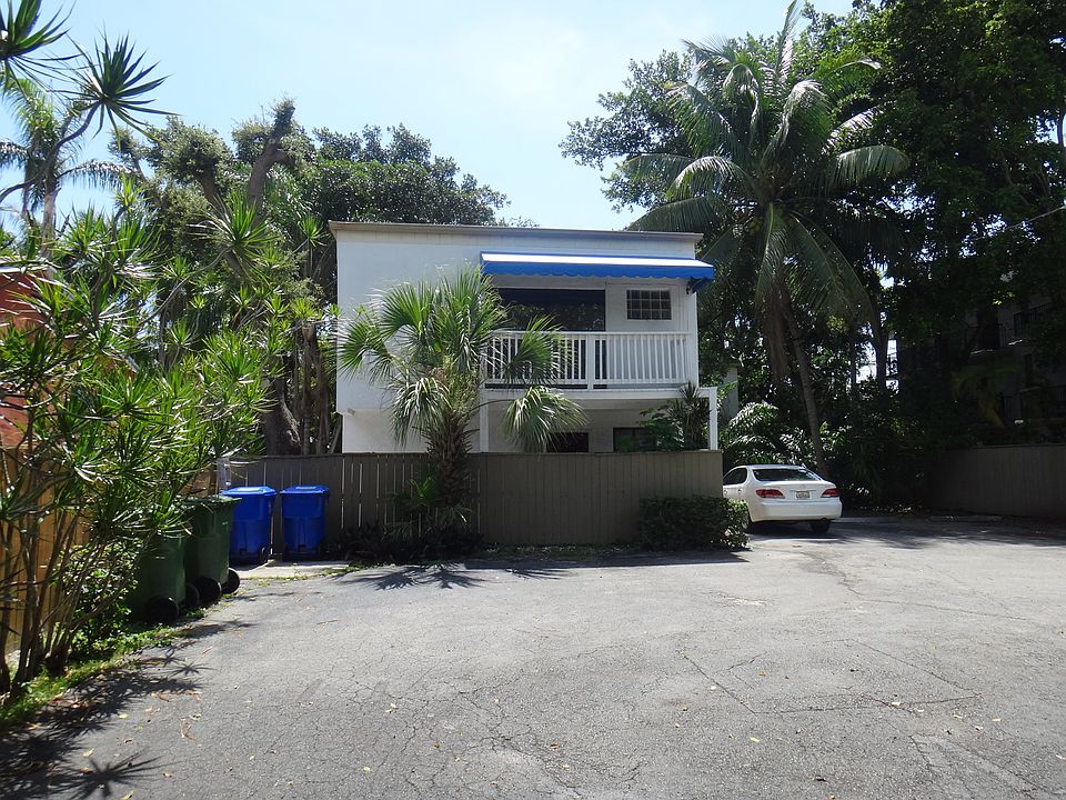 1st image of 2985 Bridgeport Ave