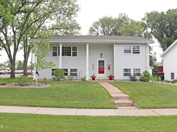 1915 N Bell St, Bismarck, ND 58501