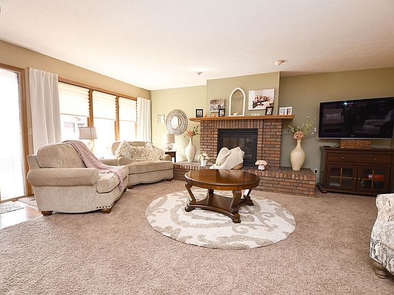 2nd image of 3 Indian Hills Dr